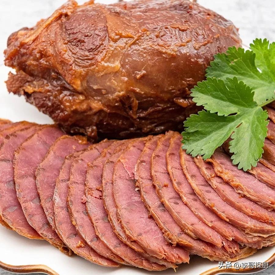 This is the correct way to cook spiced beef! The five spices are rich