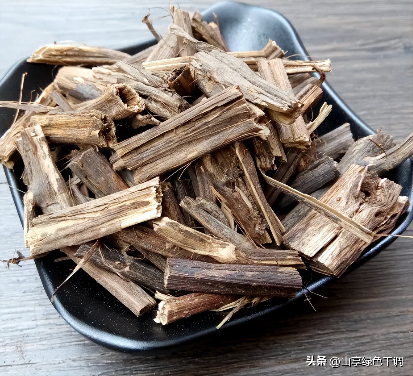 Weed discharge is not only antiseptic, but its neglected aroma is the