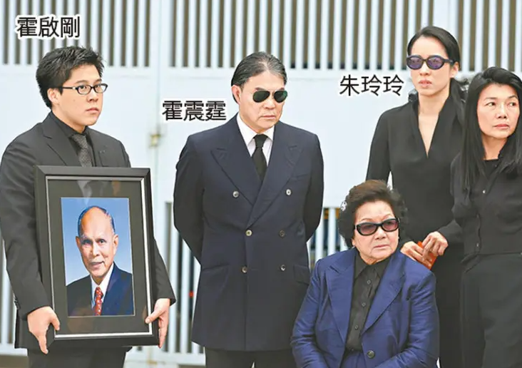 Huo Yingdong owns the big house: he never takes a photo with the girl ...