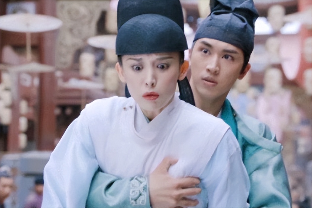 How many female artists have been harmed by the "fake show" in the