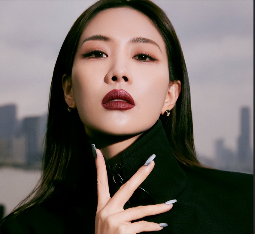 From the stage to the screen, Wang Feifei used 13 years to interpret ...