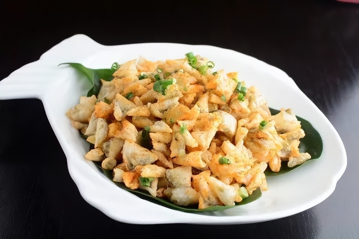 Use fish scraps scales, bones, lips, swim bladders, eyes, skins