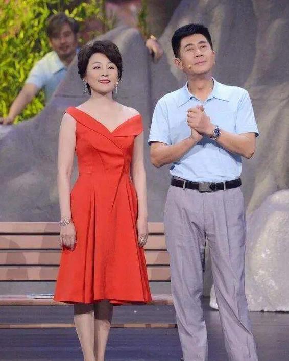 Former CHUANG 70-year-old Liu Xiaoqing and 65-year-old Zhang Yu are in ...