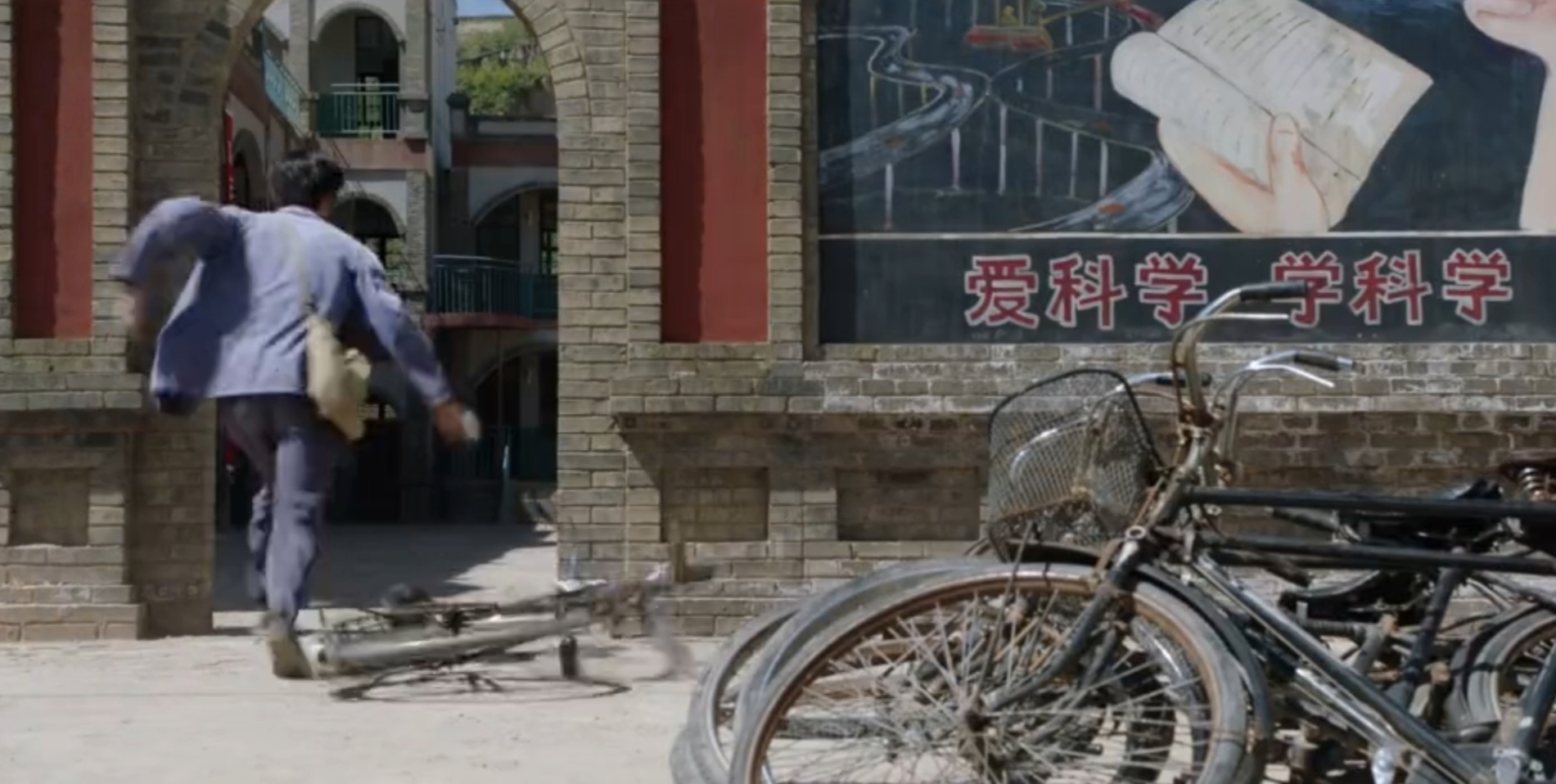 An episode of persuasion! The plot of "The Road of Life" is outrageous