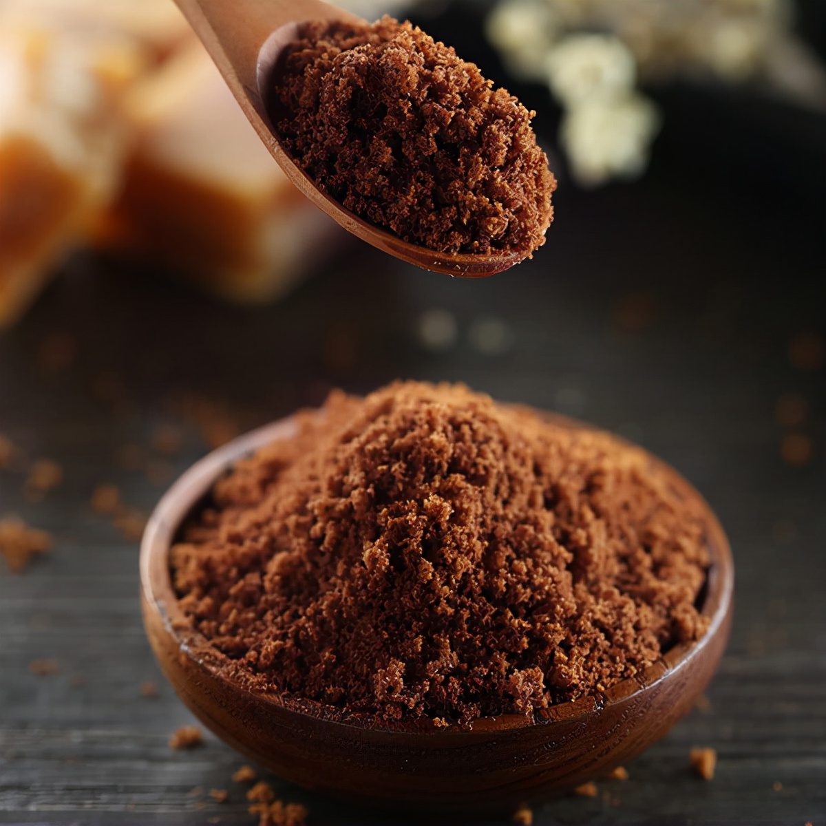 The difference between brown sugar, white sugar, rock sugar and