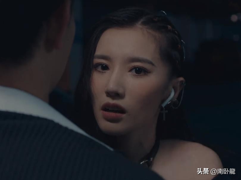 "The Robbery in the Game" is released, a hot pot restaurant confronts