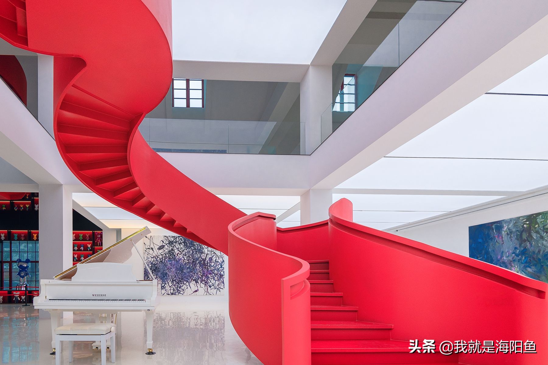 The red ribbon spiral staircase at the Young Museum is really beautiful ...