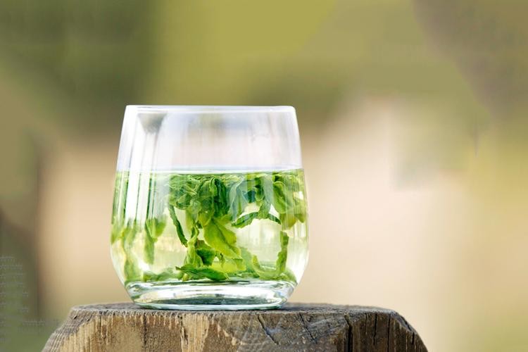 年紀越大,越愛喝茶?提醒:條件再好,這3種茶能不喝就不喝