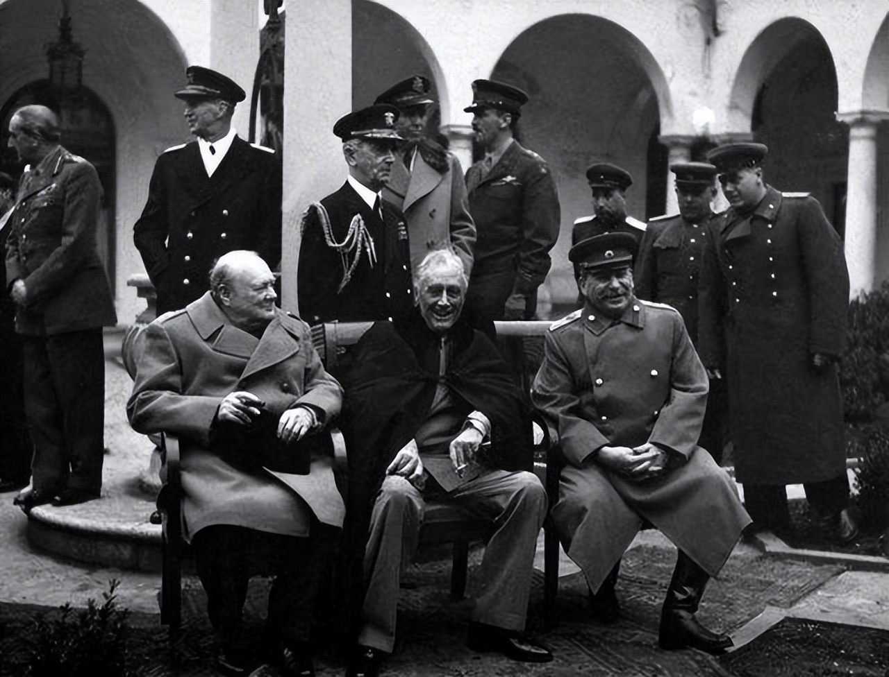 The "Yalta system" has locked Japan for half a century, why did it take