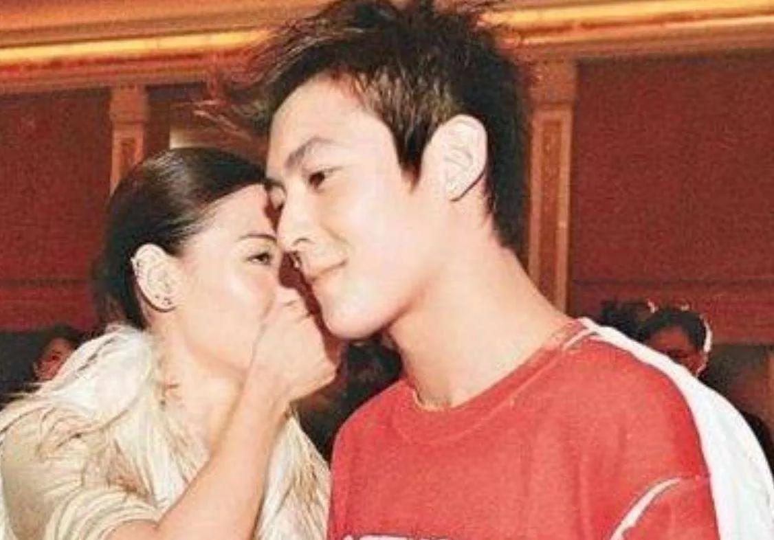 When Cecilia Cheung was asked, did she take the initiative to take pictures  with Edison Chen, her answer sparked excitement in the audience - iNEWS