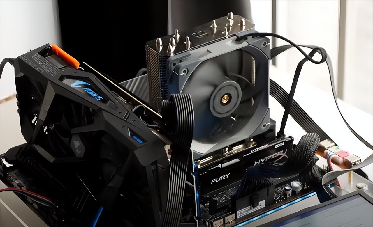 How harmful is lowquality cpu silicone grease?CPU replacement silicone grease pit avoidance