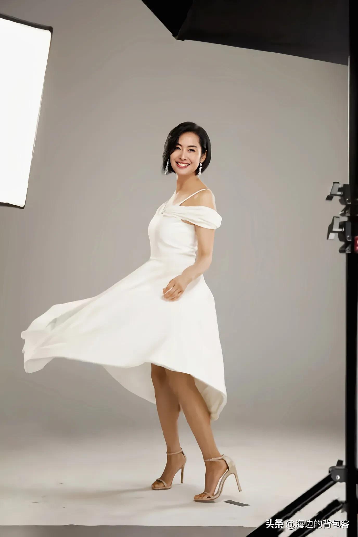 Athena Chu imitates the classic movements of Marilyn Monroe, so she also  has a different taste - iNEWS