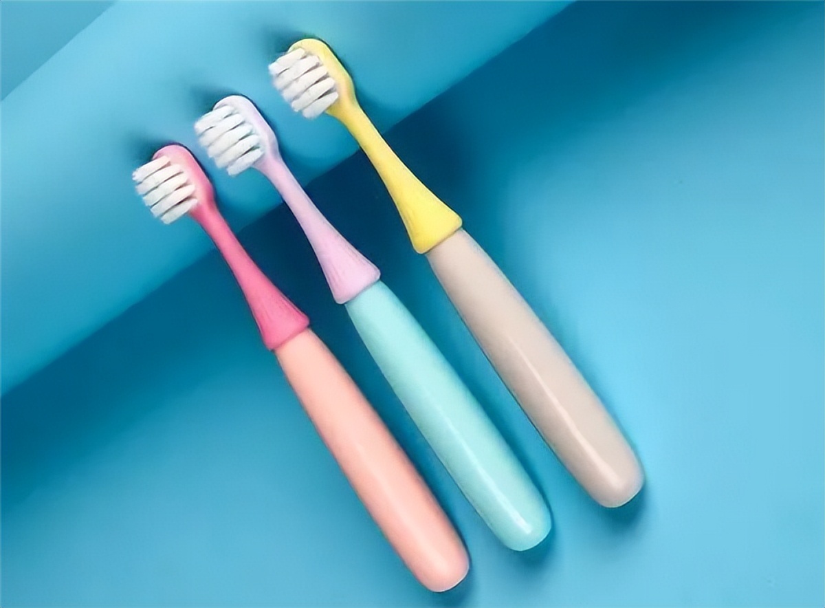 How old is an electric toothbrush suitable for children? Beware of
