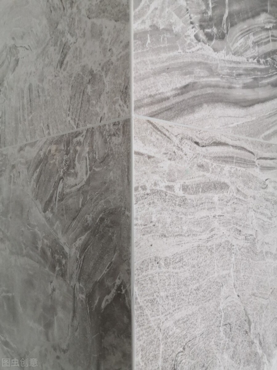 Epoxy colored sand VS one brick and one tone colored sand, who is more