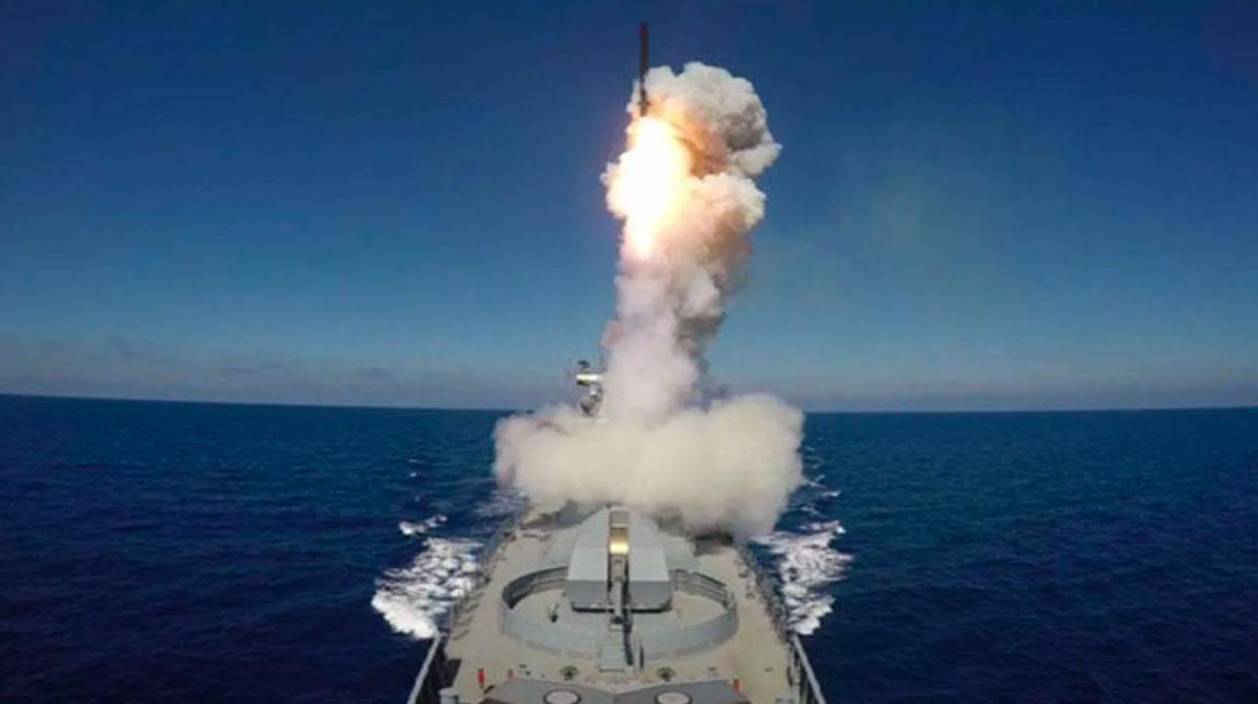 俄軍空襲常態化，第4代巡航飛彈參戰，大批北約武器葬身火海