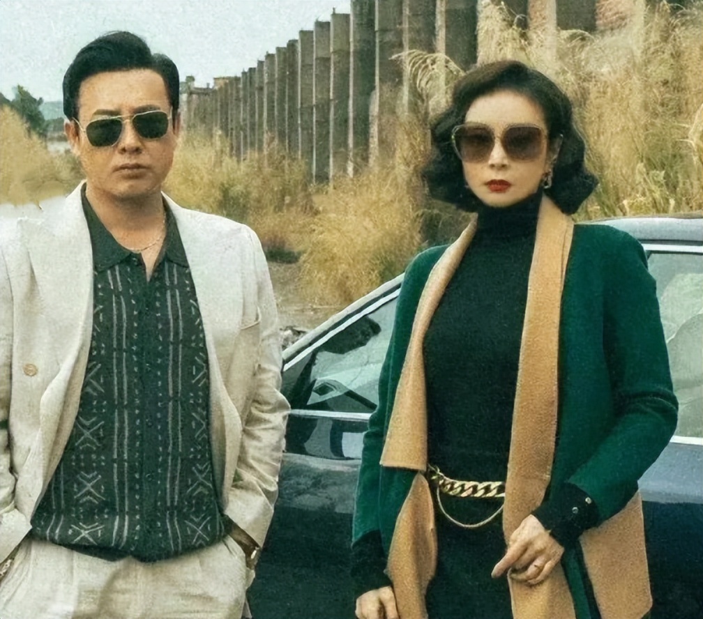 The ruffian imitated "The Knockout" sisterinlaw and was ridiculed