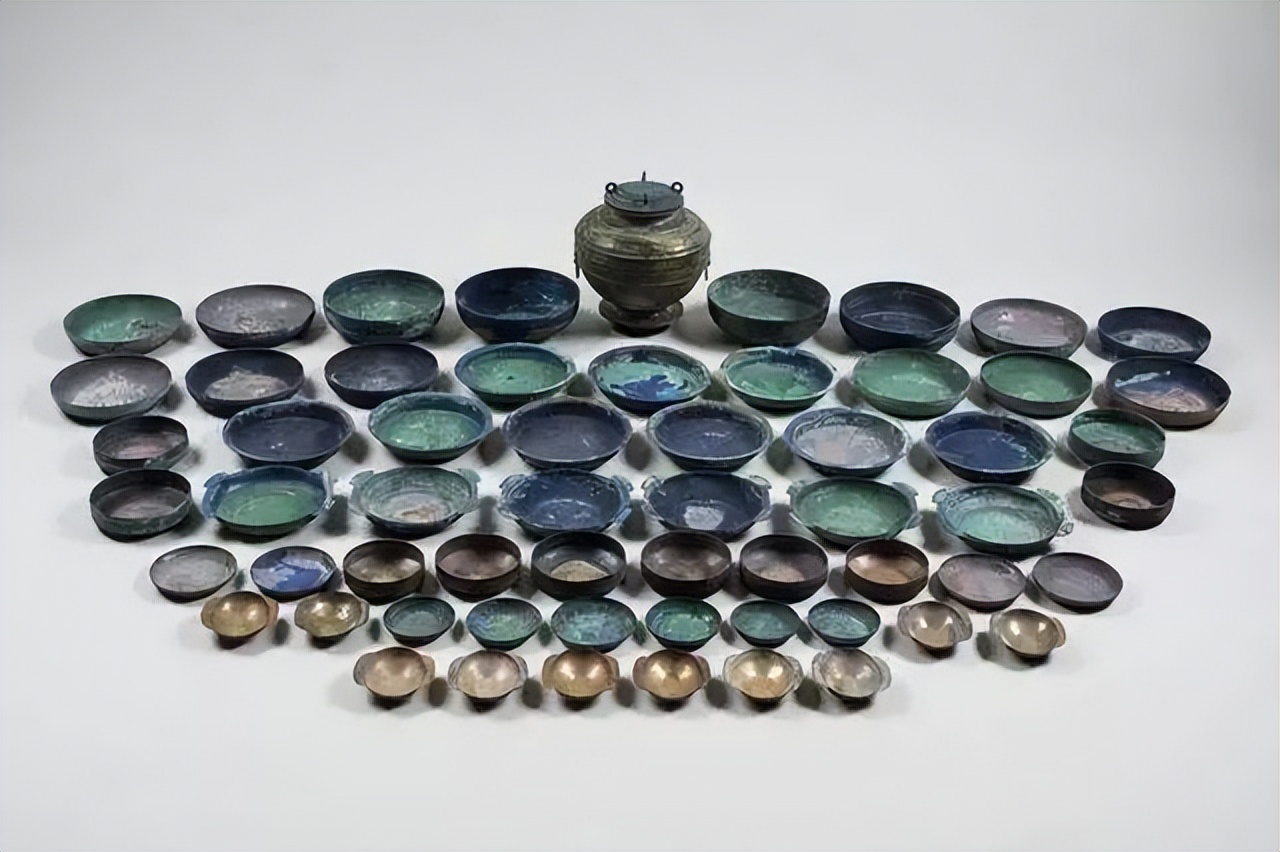 Evolution and Development of Ancient Chinese Tableware iMedia