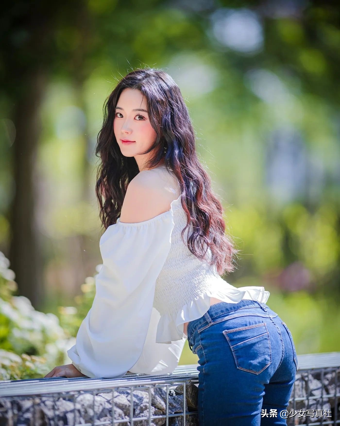 With face and figure, Korean beauty model Hong Ji-eun - iNEWS
