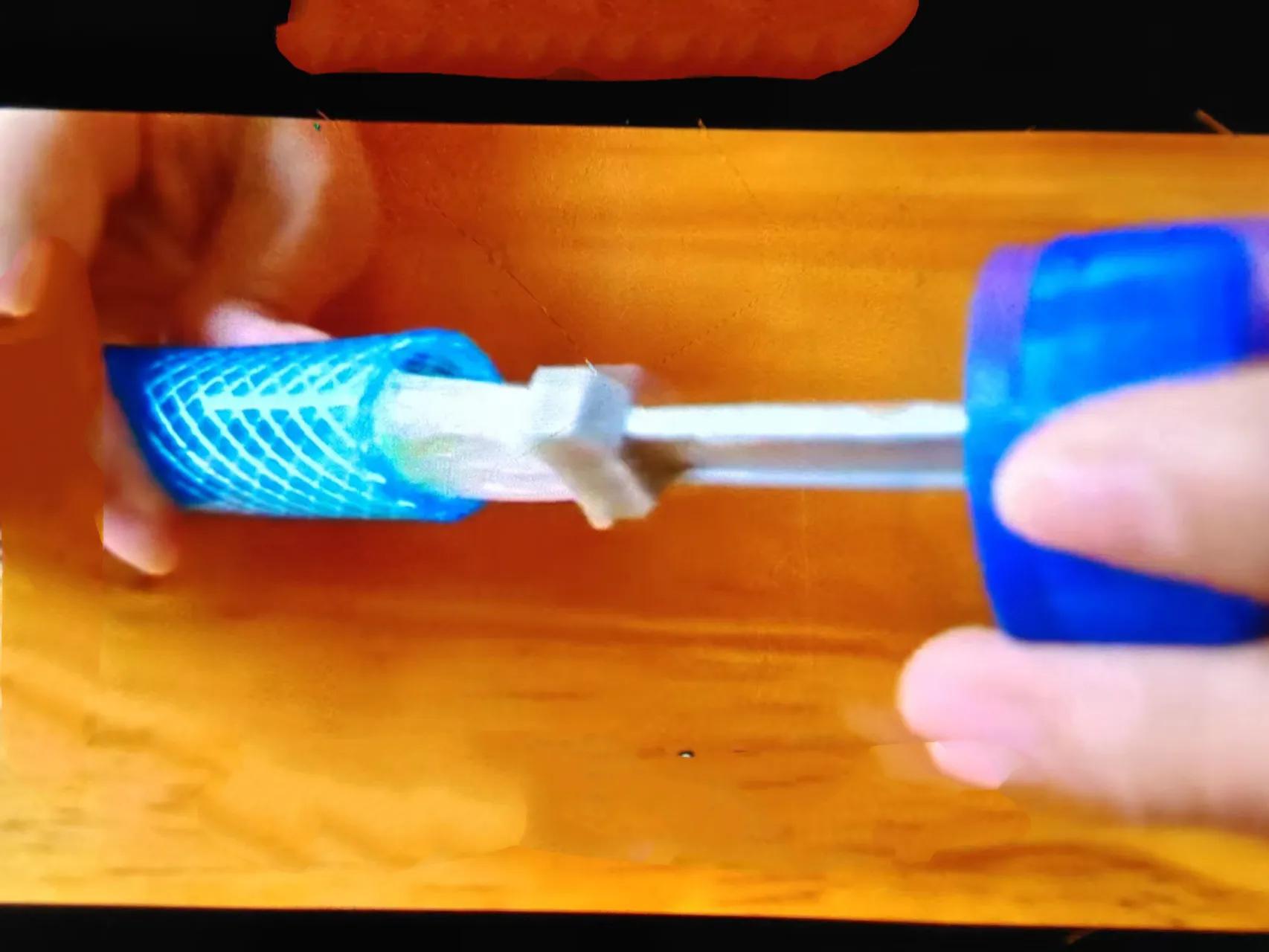 How to connect 2 rubber hoses of the same size together?In order to