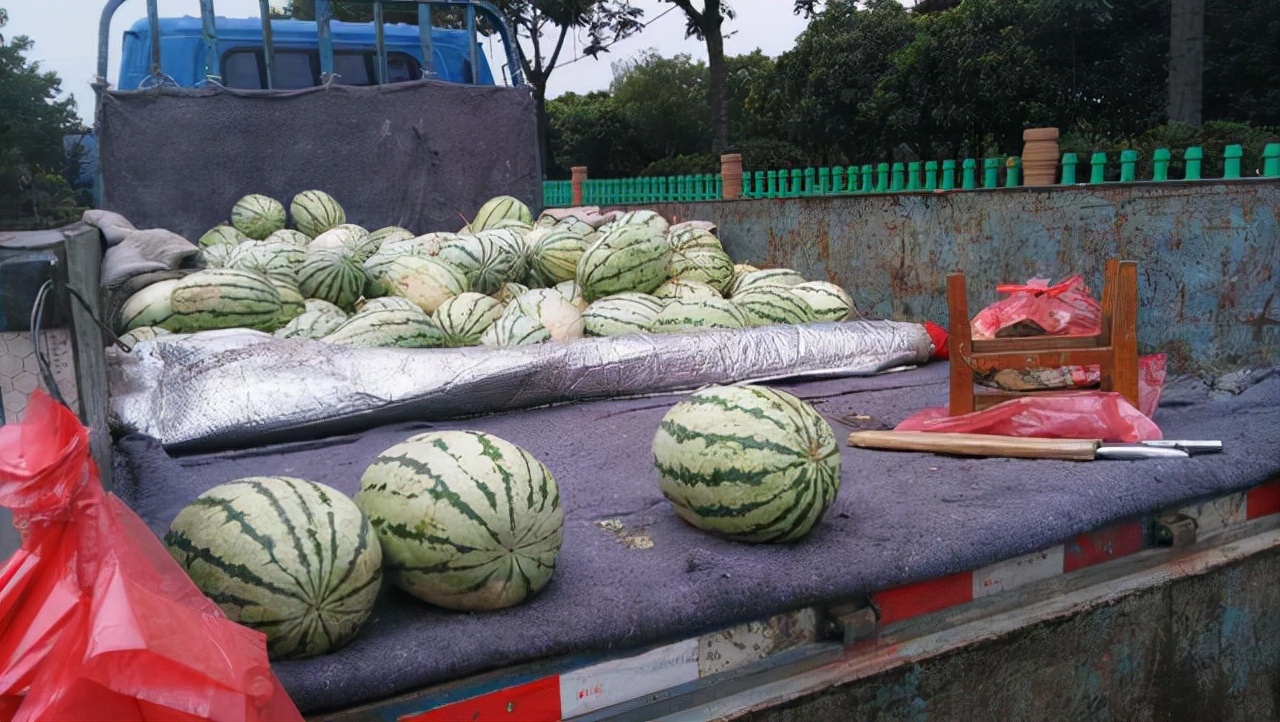 How many tons of watermelon can a 4m2 truck hold iNEWS