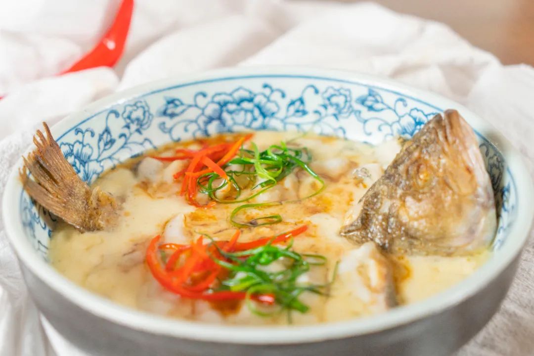 Sea bass stewed eggs, fresh fish eggs are tender, nutritious, smooth