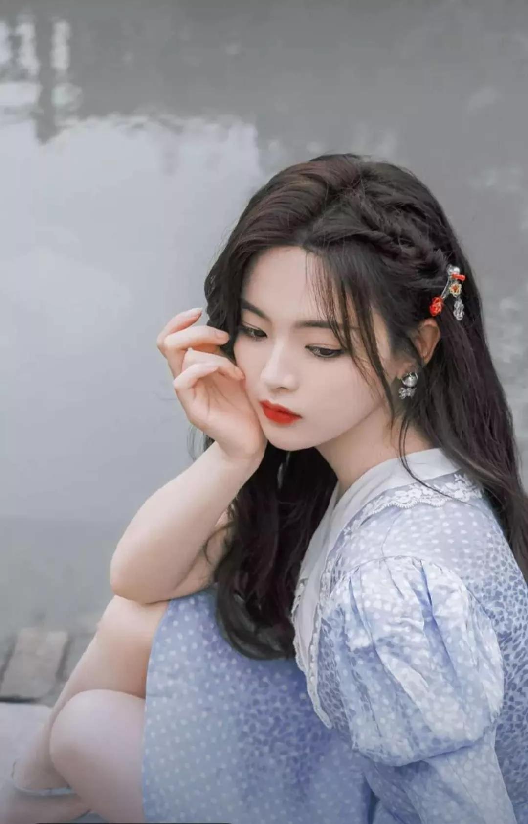 Mobile desktop, stars Yang Chaoyue, Fang Chutong and Yu Yan - iNEWS