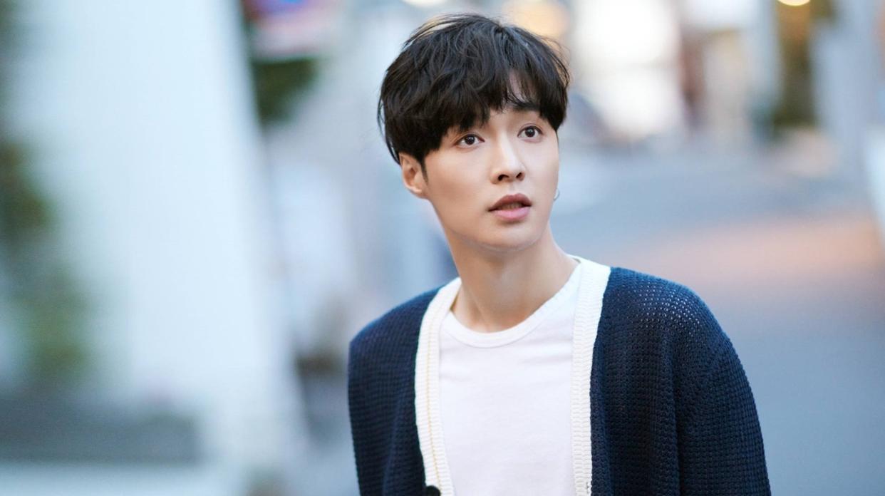 Zhang Yixing can be ridiculed for his low EQ and bad acting skills, but he must never be