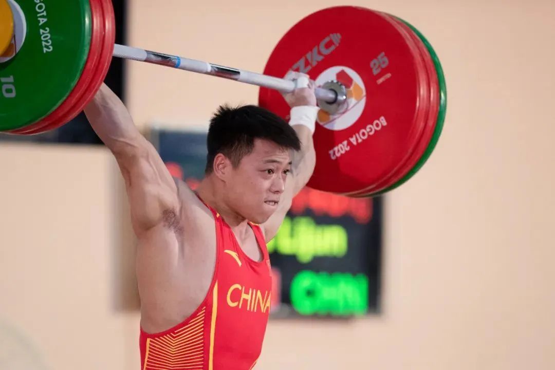 Pei Xinyi wins three gold medals at World Weightlifting Championships ...