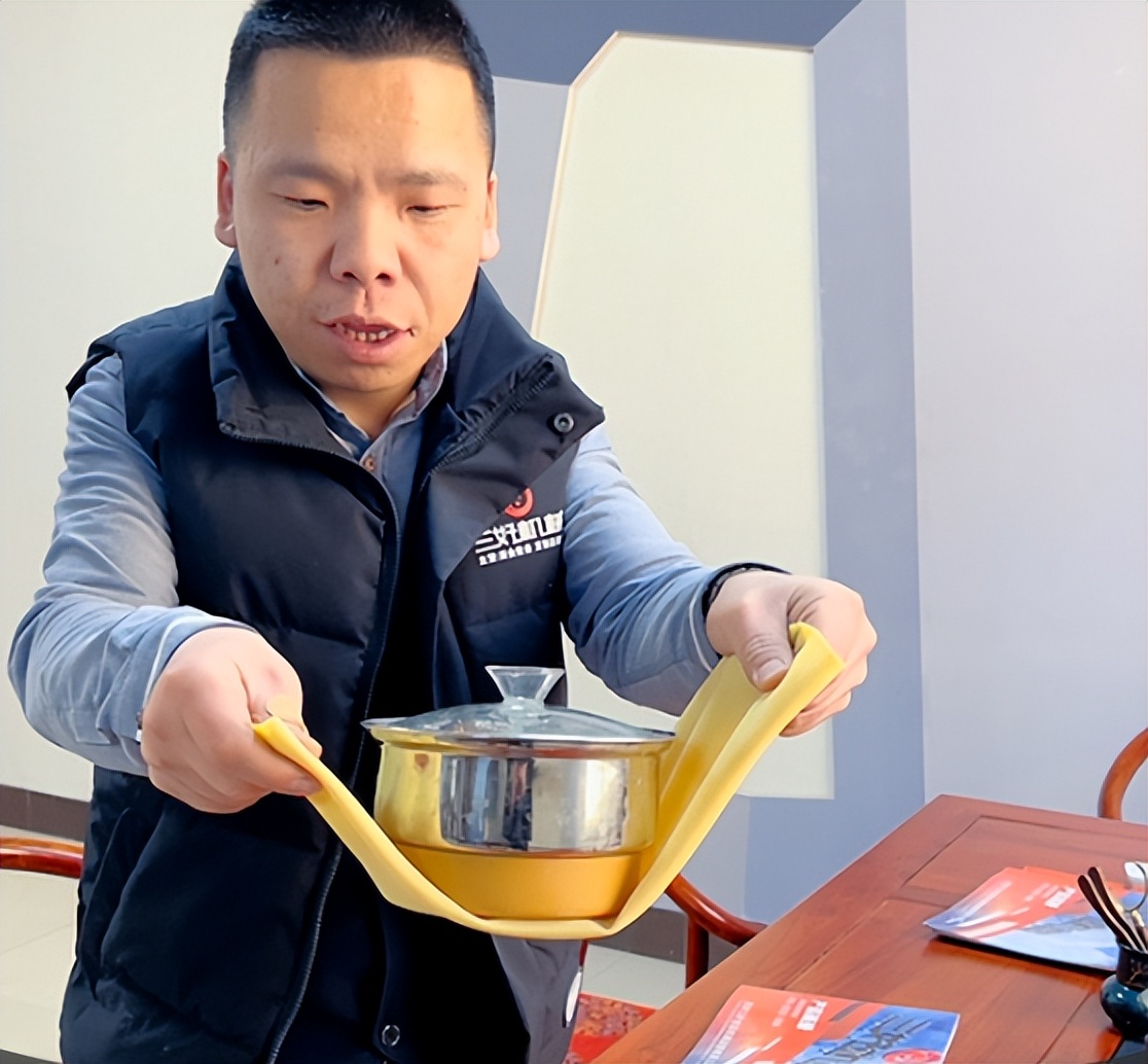 The old master is laid off, how does the new master use the bean curd