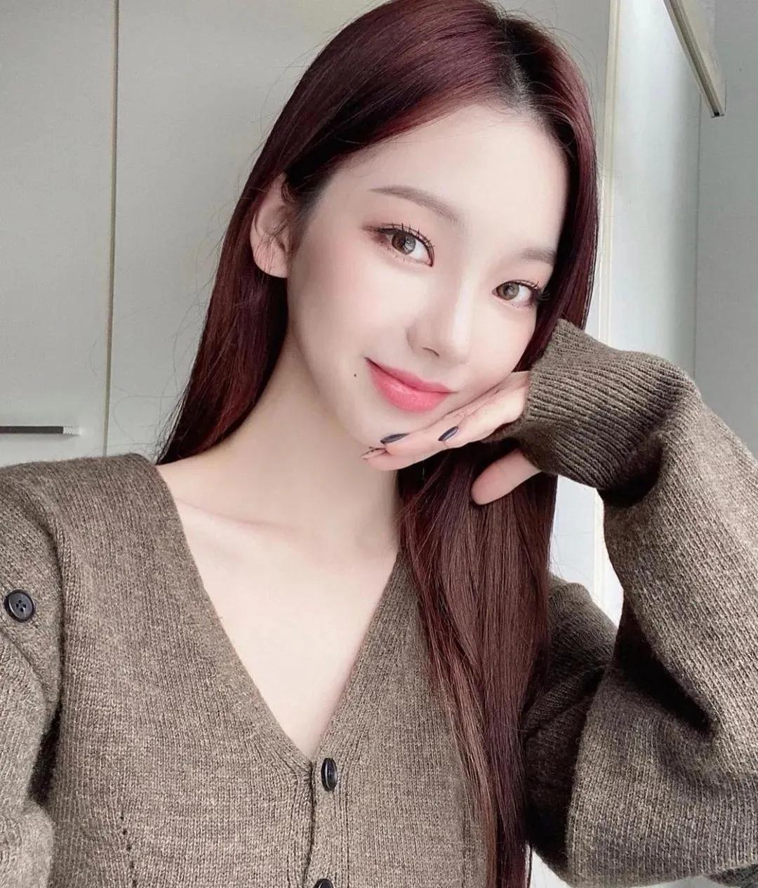 劉知珉(KARINA),韓國美女歌手,女子演唱組合aespa成員 - 資訊咖