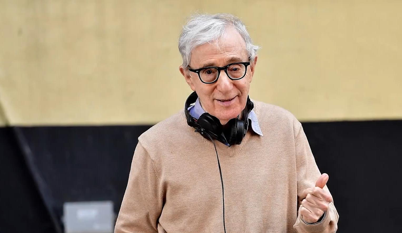Woody Allen Hollywood director, 62yearold married 27yearold Korean adopted daughter, his