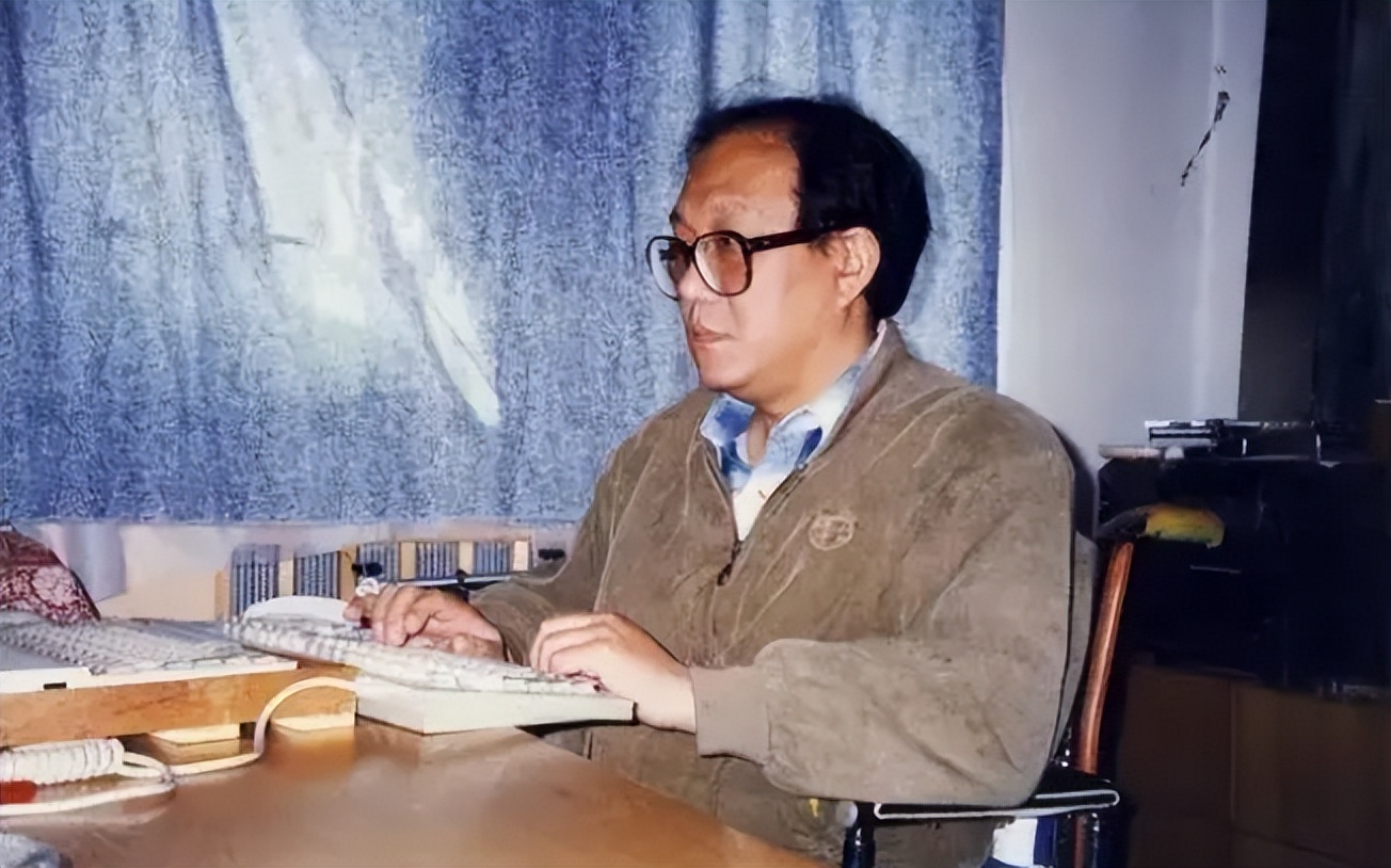 If you feel unlucky in life, I advise you to read Shi Tiesheng iMedia