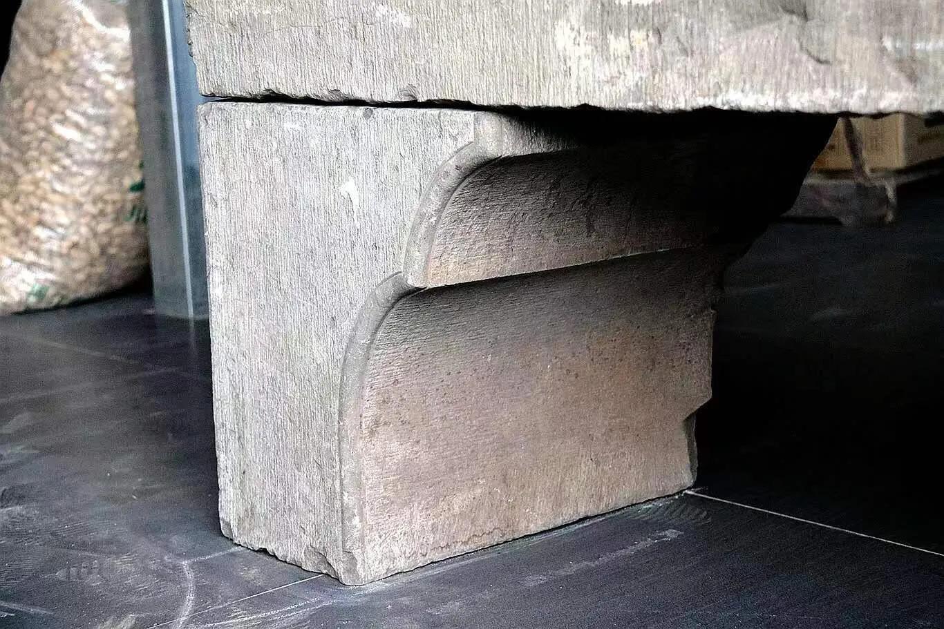 bluestone table - iNEWS