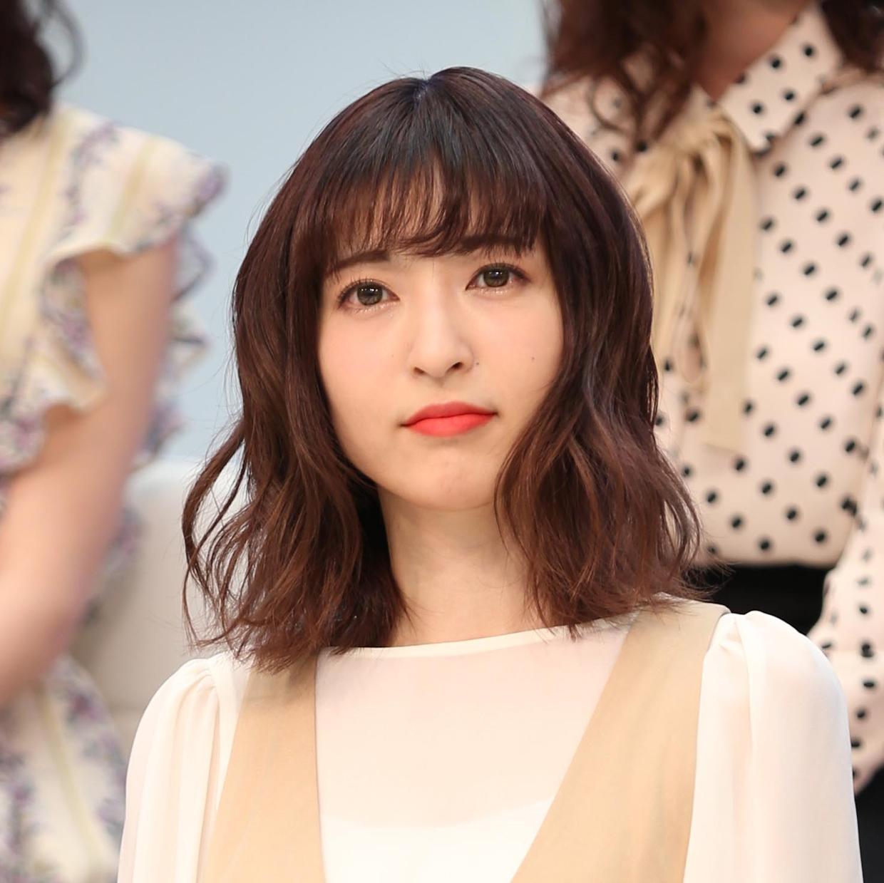 the-daughter-of-japan-s-top-idol-committed-suicide-her-mother-became