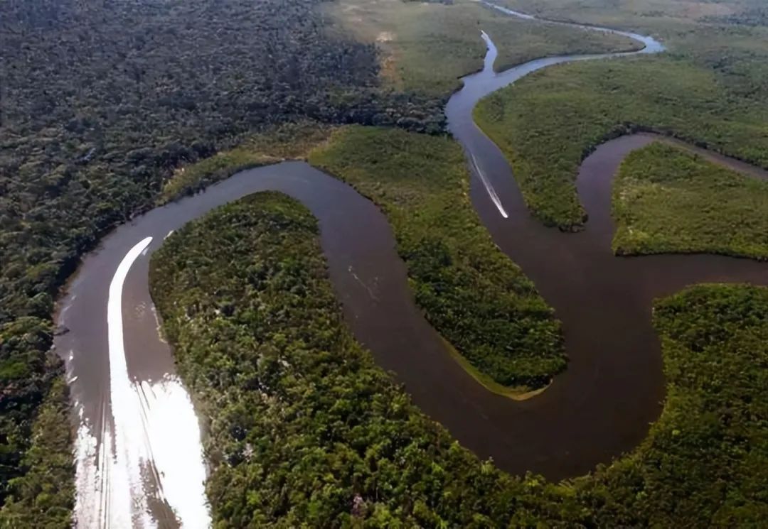 Why does the Amazon River, which is located near the equator, have ...