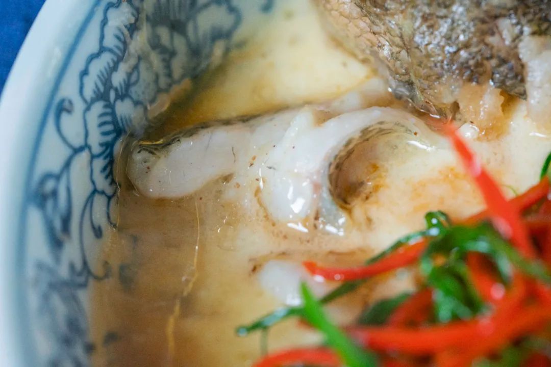 Sea bass stewed eggs, fresh fish eggs are tender, nutritious, smooth