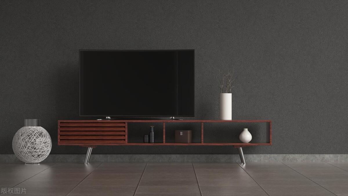 What do the parameters of a smart TV mean? Which parameters are more