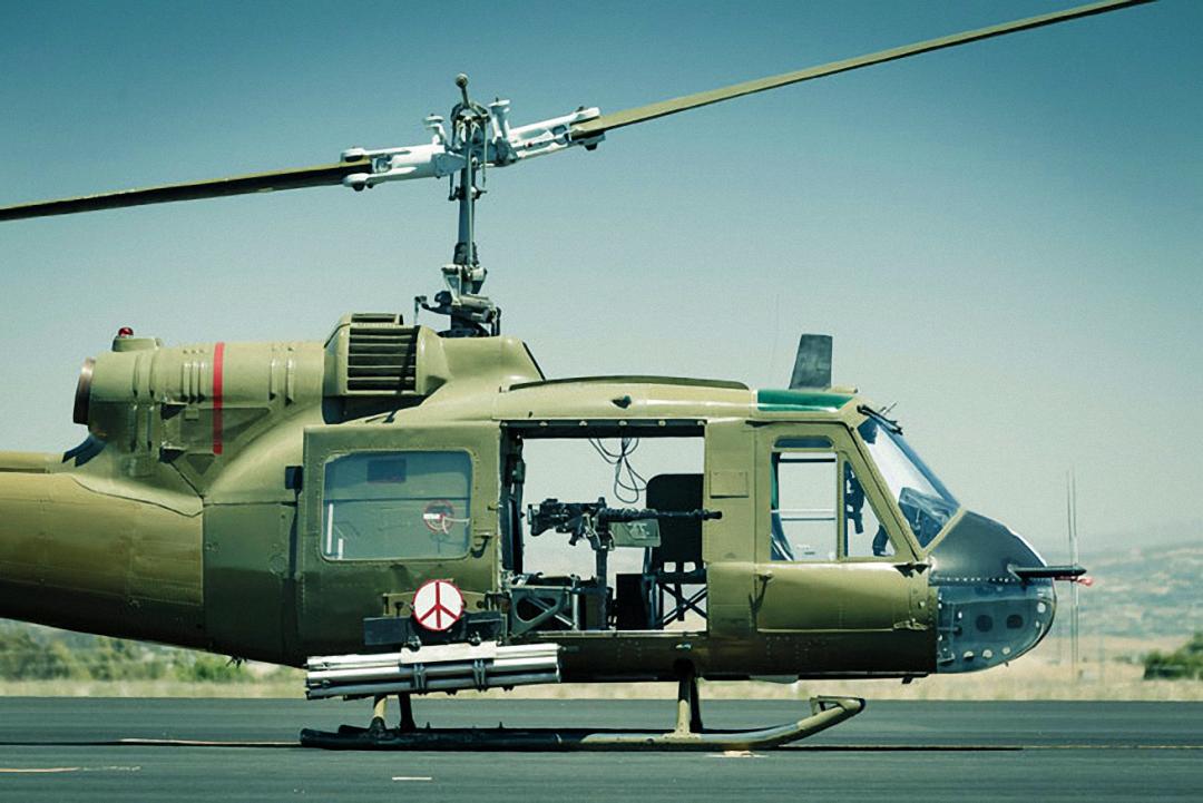 The life-saving vehicle of the US military: Huey helicopter! It's also ...