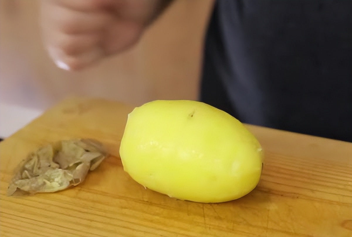 It turns out that potatoes do not need to be peeled! Learn this trick