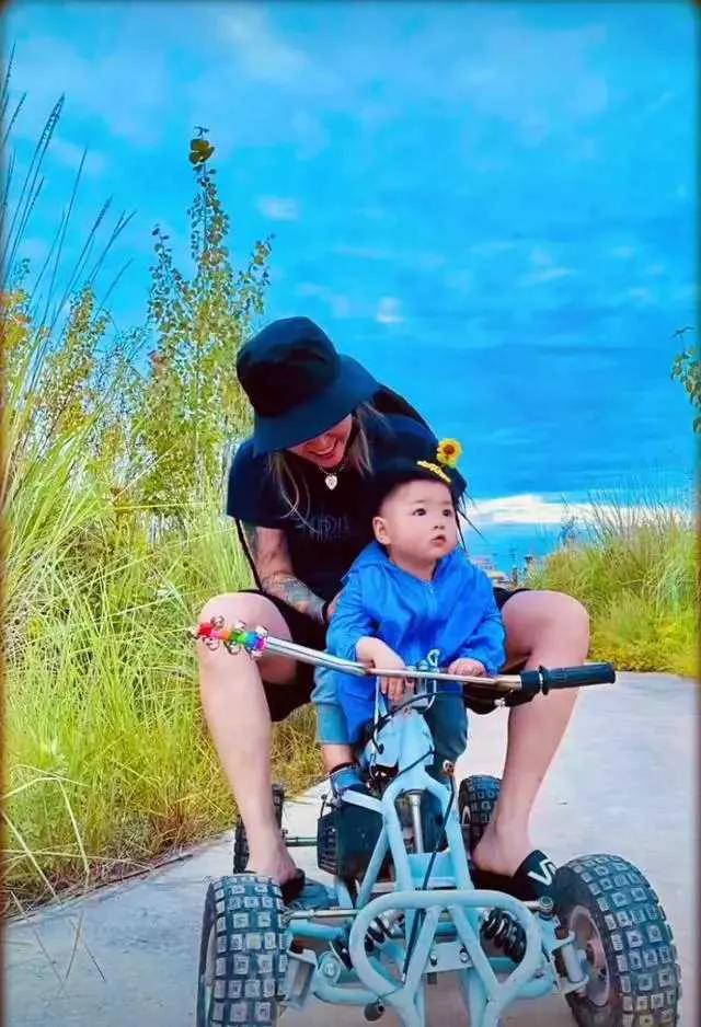 張恆遠去世後,畢夏首次曬母子生活照,獨自帶娃背影惹人心疼! - 資訊咖