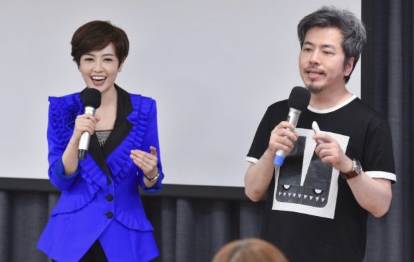 Kou Naixin and Huang Guolun teach live broadcast! Selfproclaimed firstline delivery anchor