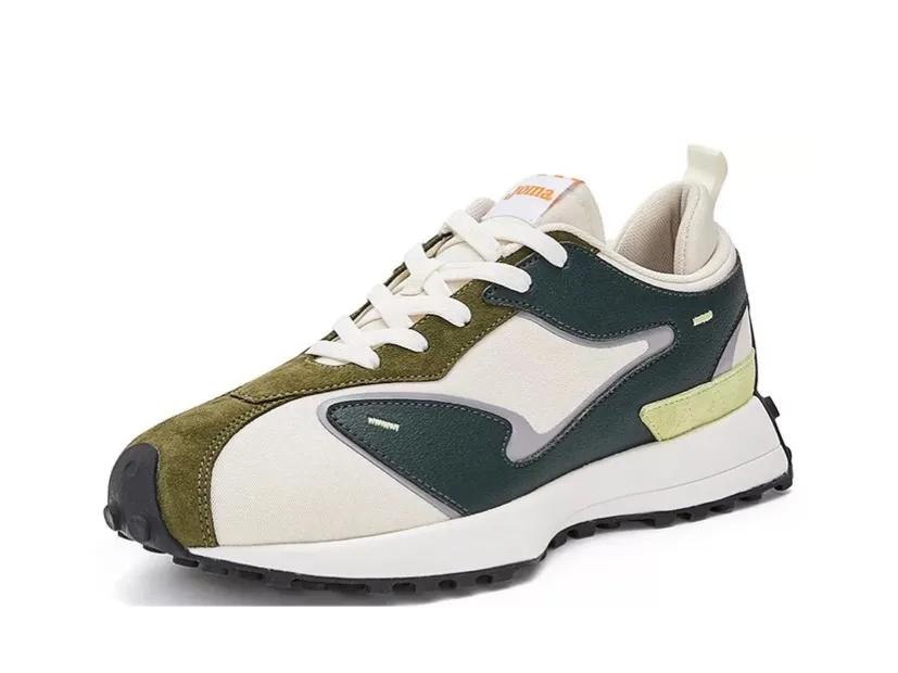 Nonslip and wearresistant sports shoes sharing, suitable for outdoor