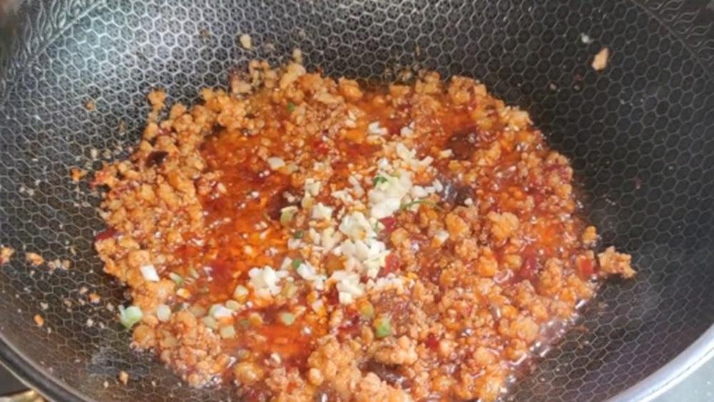 The vermicelli is so delicious. It is nonstick and not sticky. It is smooth and chewy. It