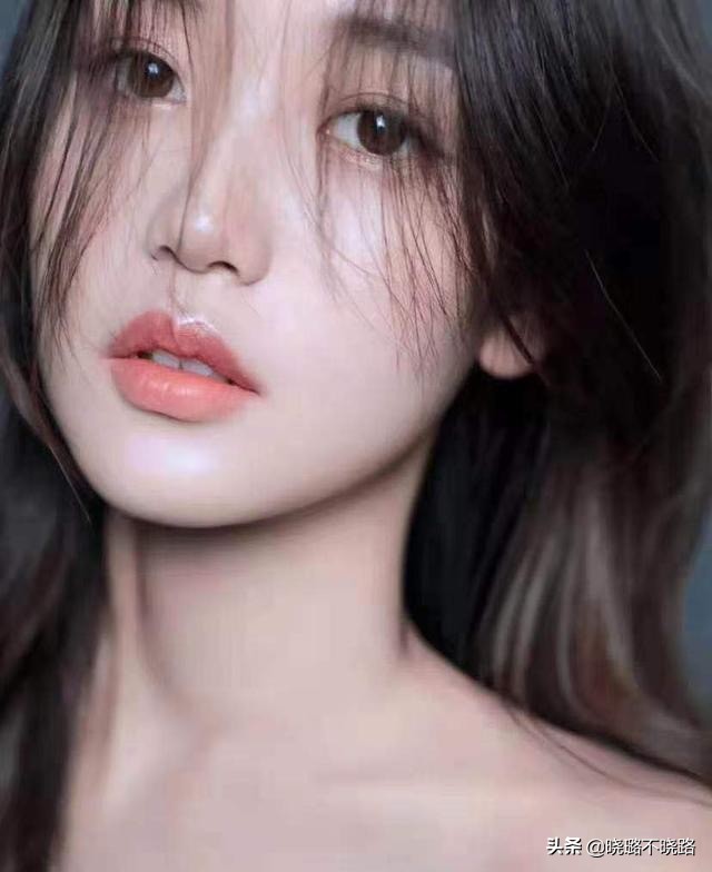 These 4 habits of girls can make lips ugly!Especially the third one, it ...