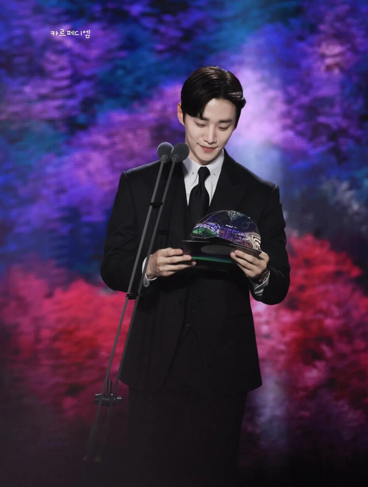 Li Junhao once again attended Baeksang Koreans love him so much the ...