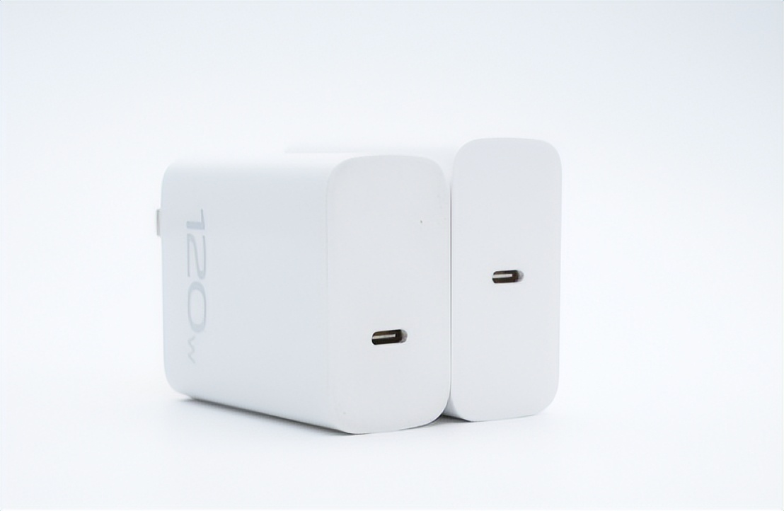 10 minutes charging era!The 210w fast charge that flagships are envious of, will it affect