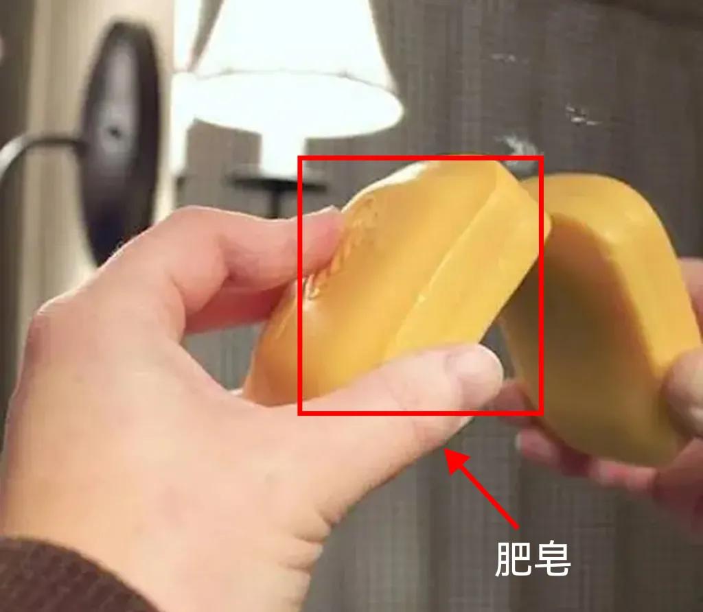 What should I do if the mirror is always foggy after taking a shower