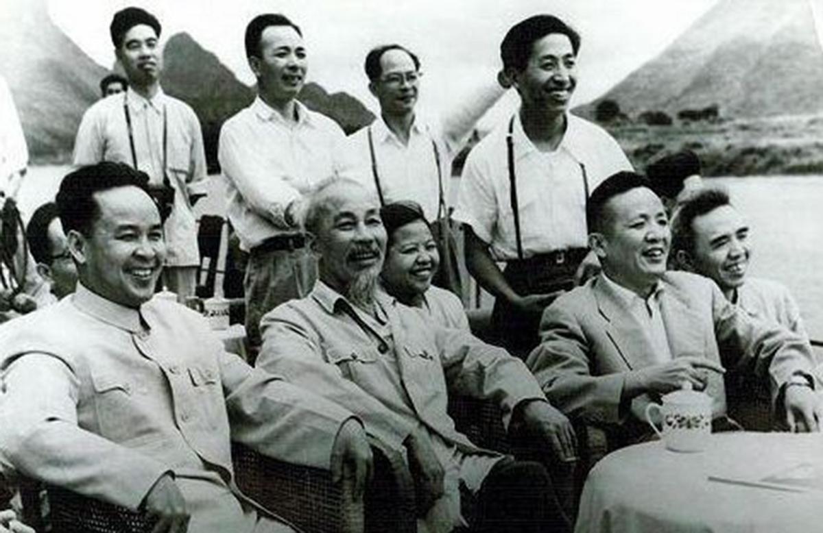 In 1950, Chen Geng gave a tactical lesson for the Vietnamese Army ...