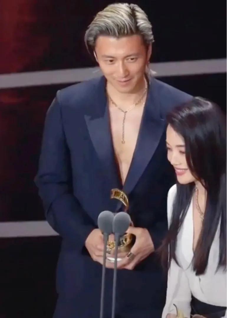 Shu Qi Nicholas Tse attended the event at the same time, was praised by ...