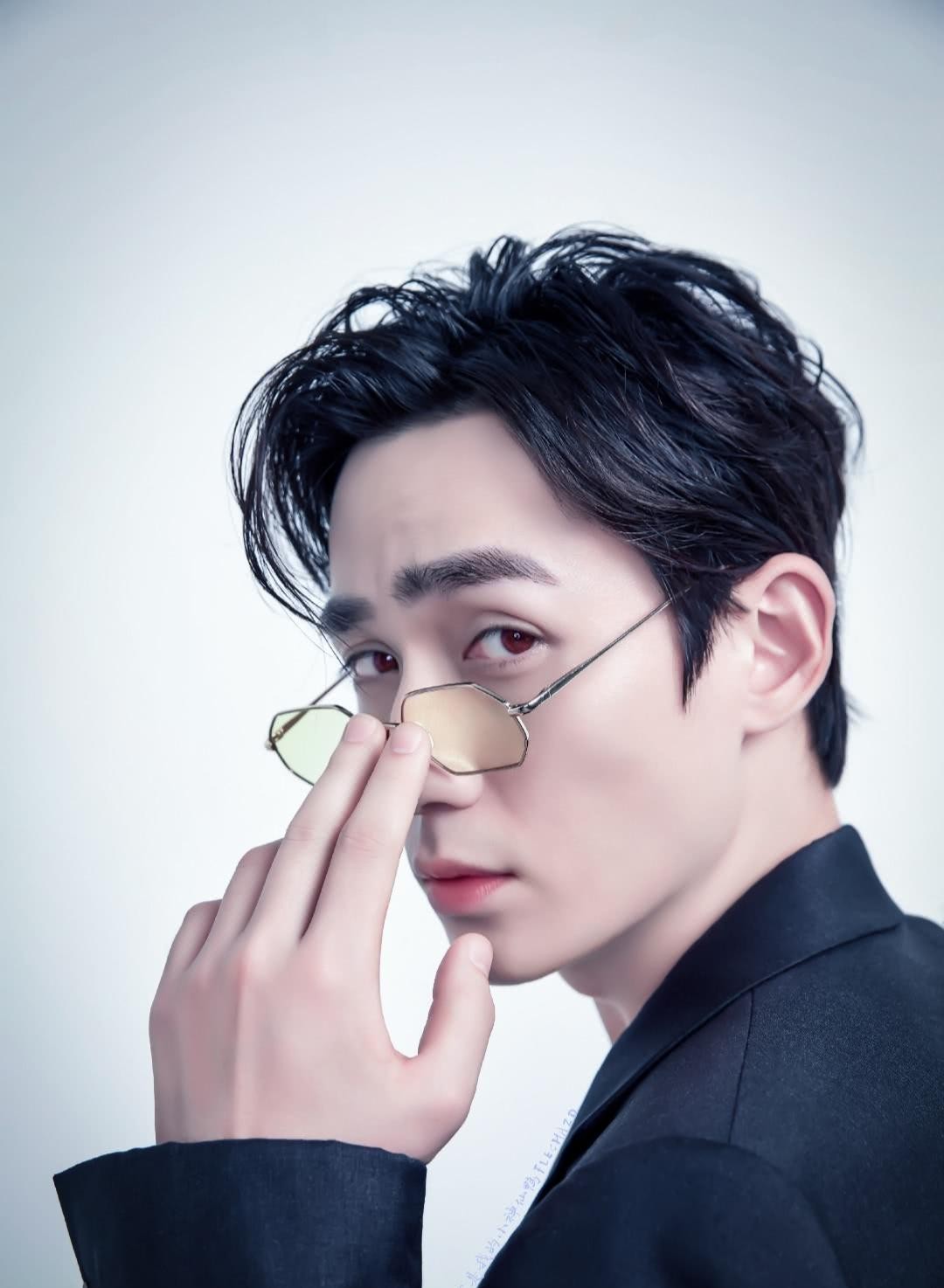 Temperament young male stars, Zhu Yilong and Yang Yang are on the list ...